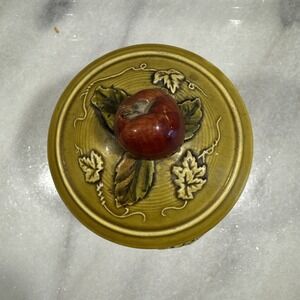 Vintage Geo Z Lefton Green Ceramic 3-D Embossed Canister w/ Lid Fruit Apple Pear